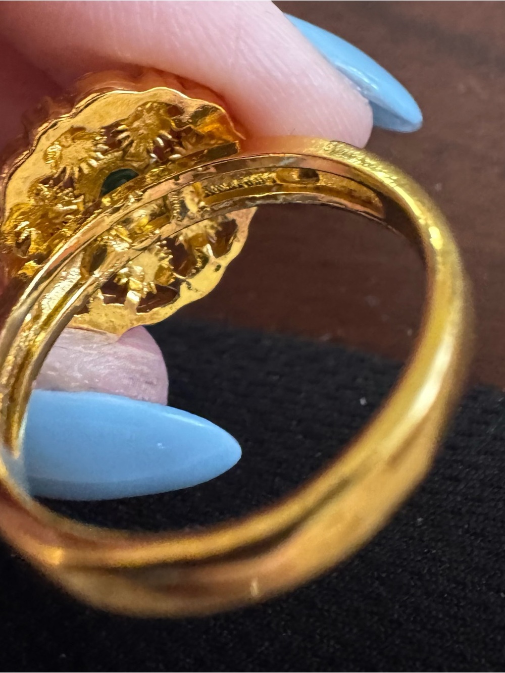 Vintage Gold Tone Floral Rhinestone Statement Ring Size 9.5 - Picture 4 of 5